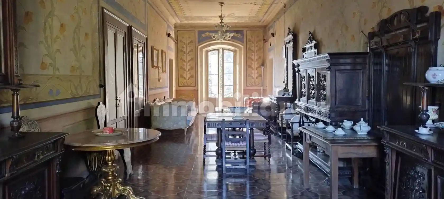 Palazzo - Edificio in vendita a Modena