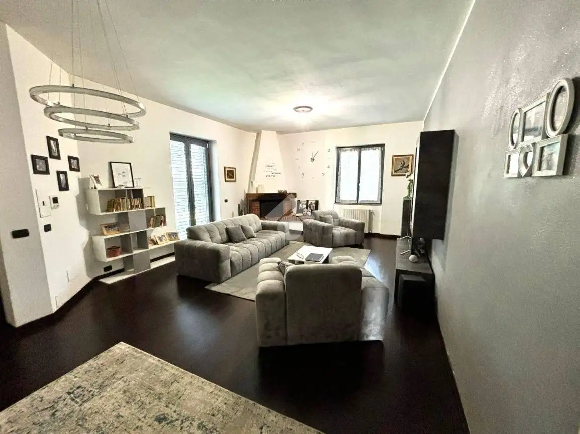 Villa in vendita a Camparada