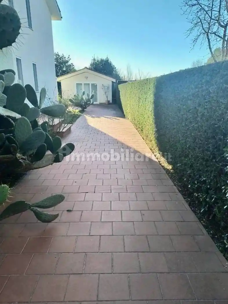 Villa unifamiliare via Isola di Capraia, Lungarno Gabriele D'Annunzio, Pisa - foto 2