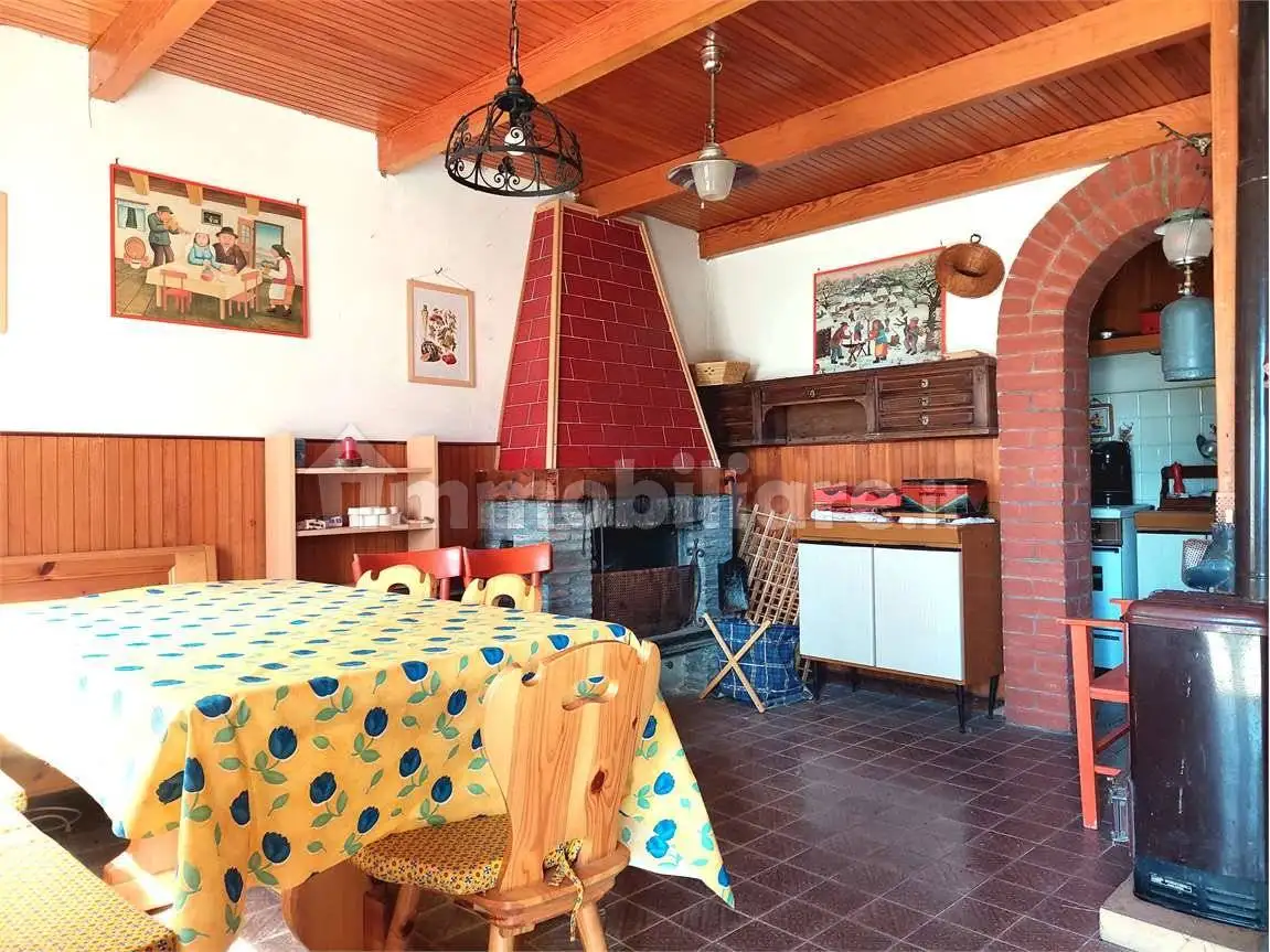 Casa indipendente in vendita a Mendatica