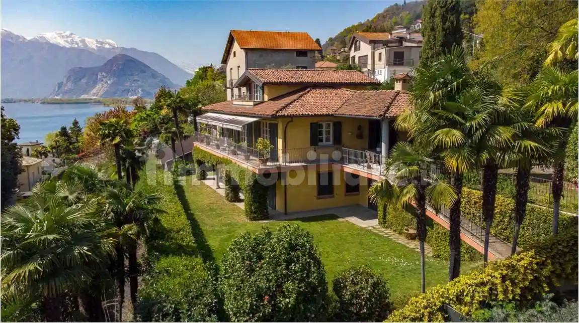 Villa in vendita a Verbania
