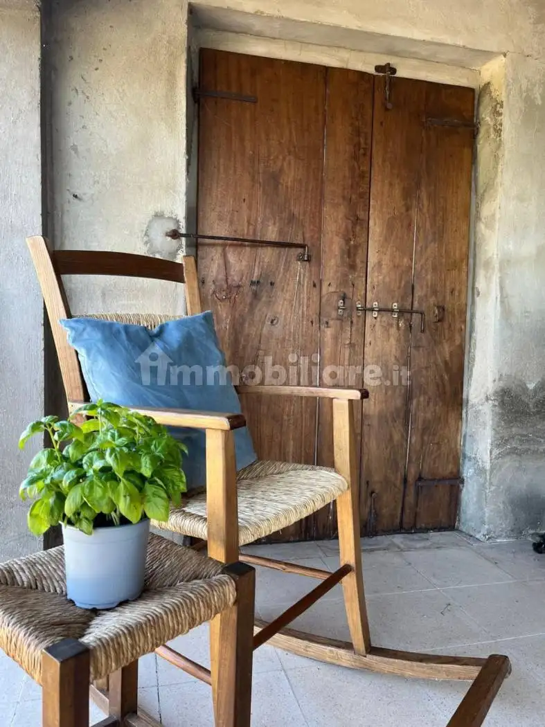 Casale Strada Provinciale di Bisenti, Castiglione Messer Raimondo