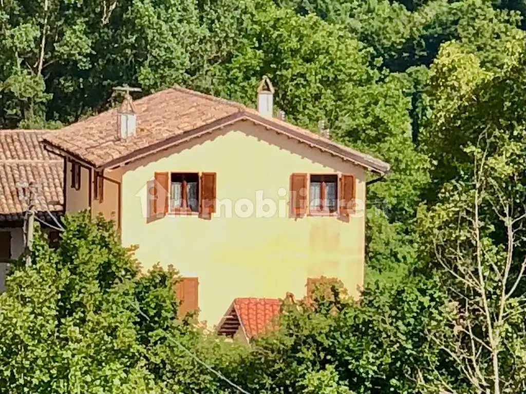 Villa in vendita a Foligno