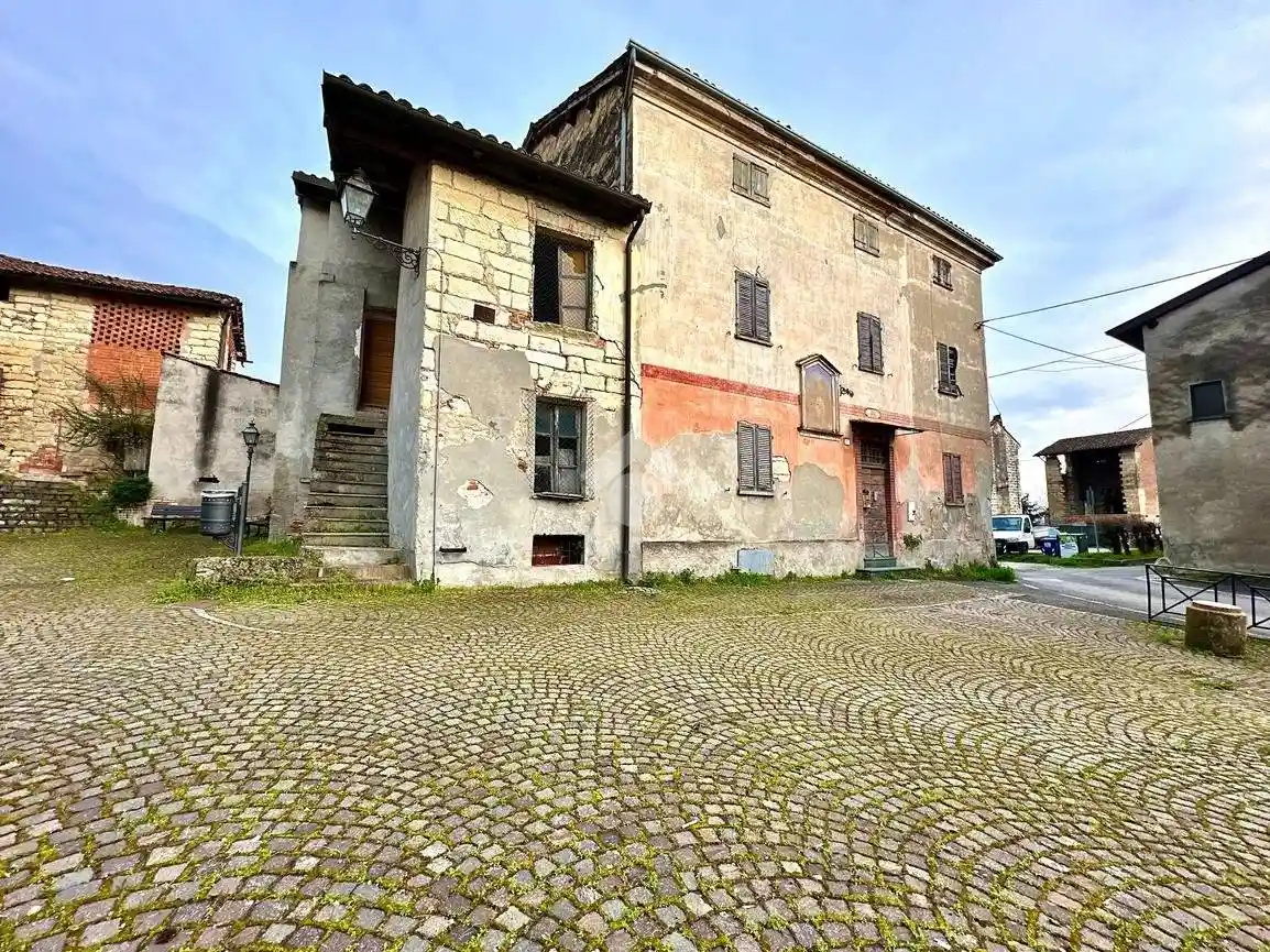 Casa indipendente in vendita a Tortona