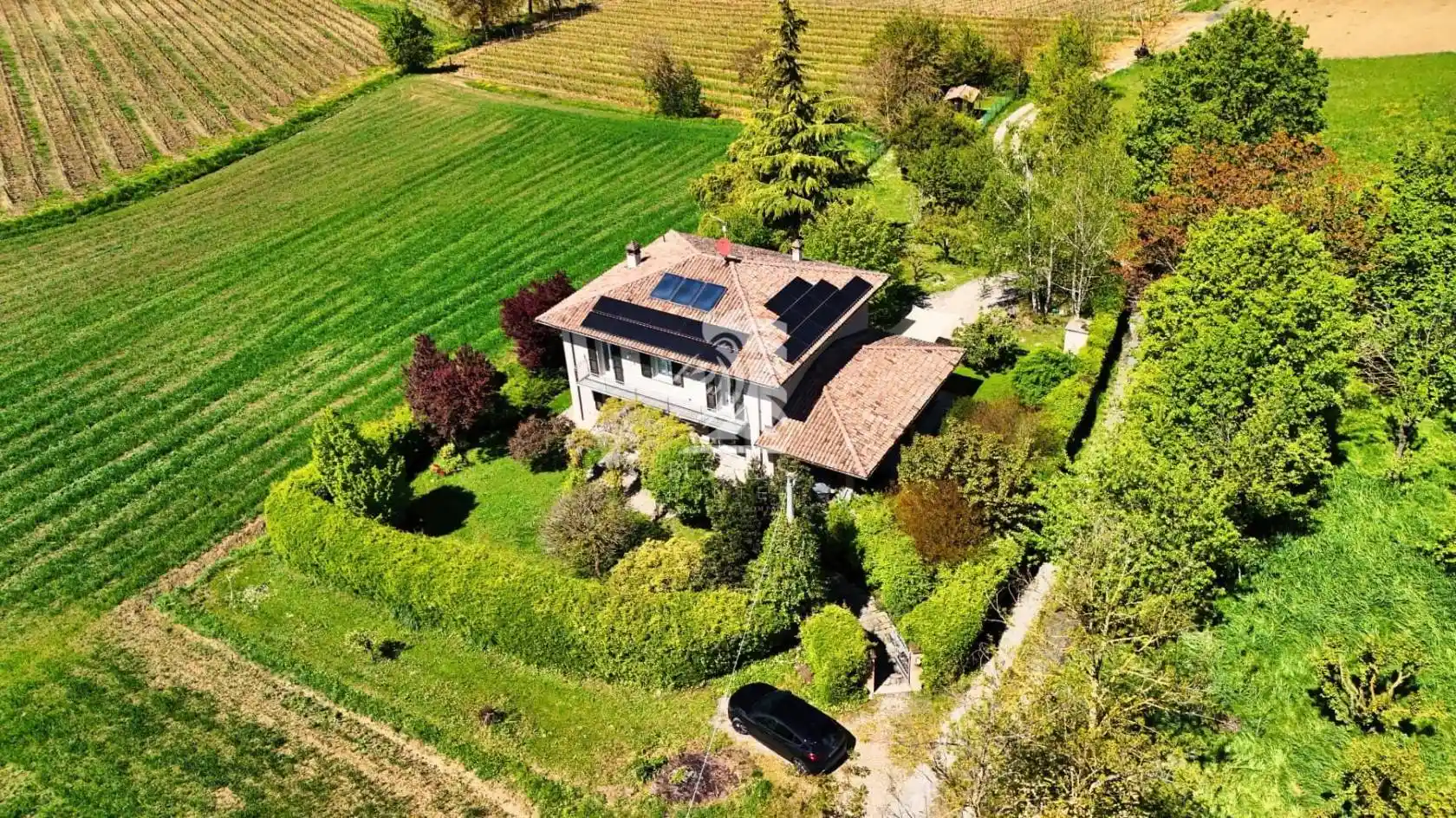 Villa in vendita a Nizza Monferrato