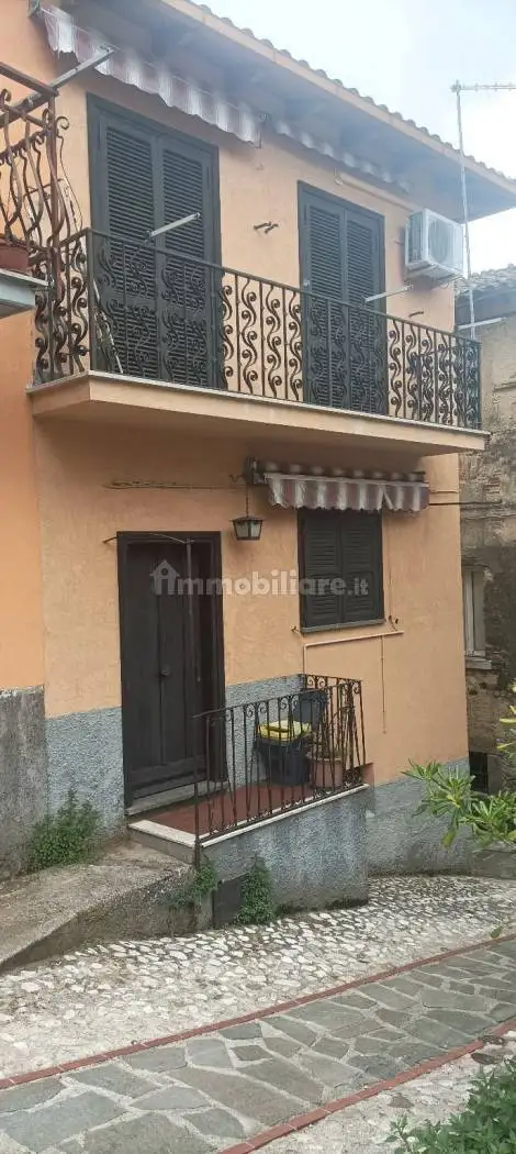 Casa indipendente in vendita a Castel Sant'Angelo