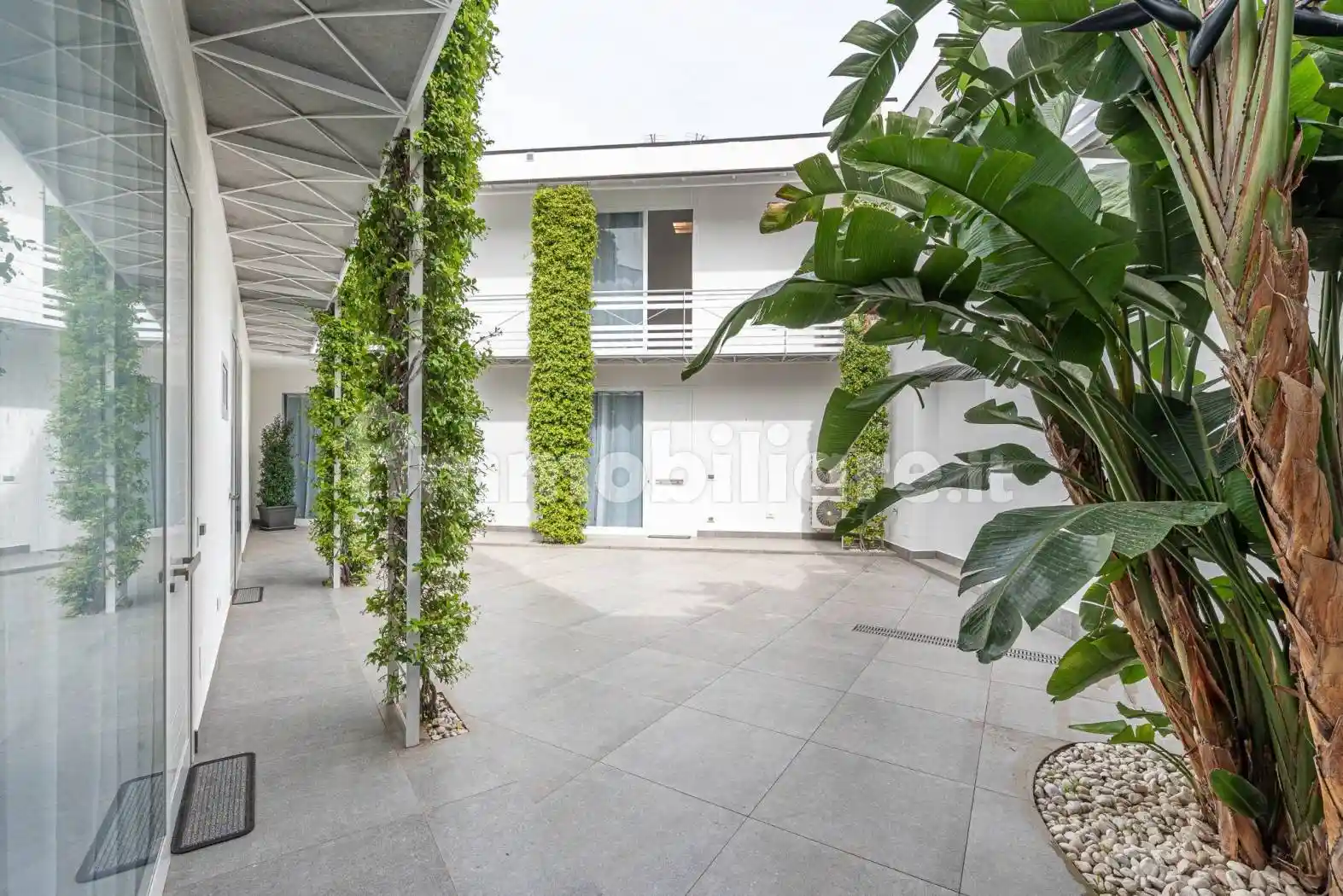 Palazzo - Edificio in vendita a Palermo