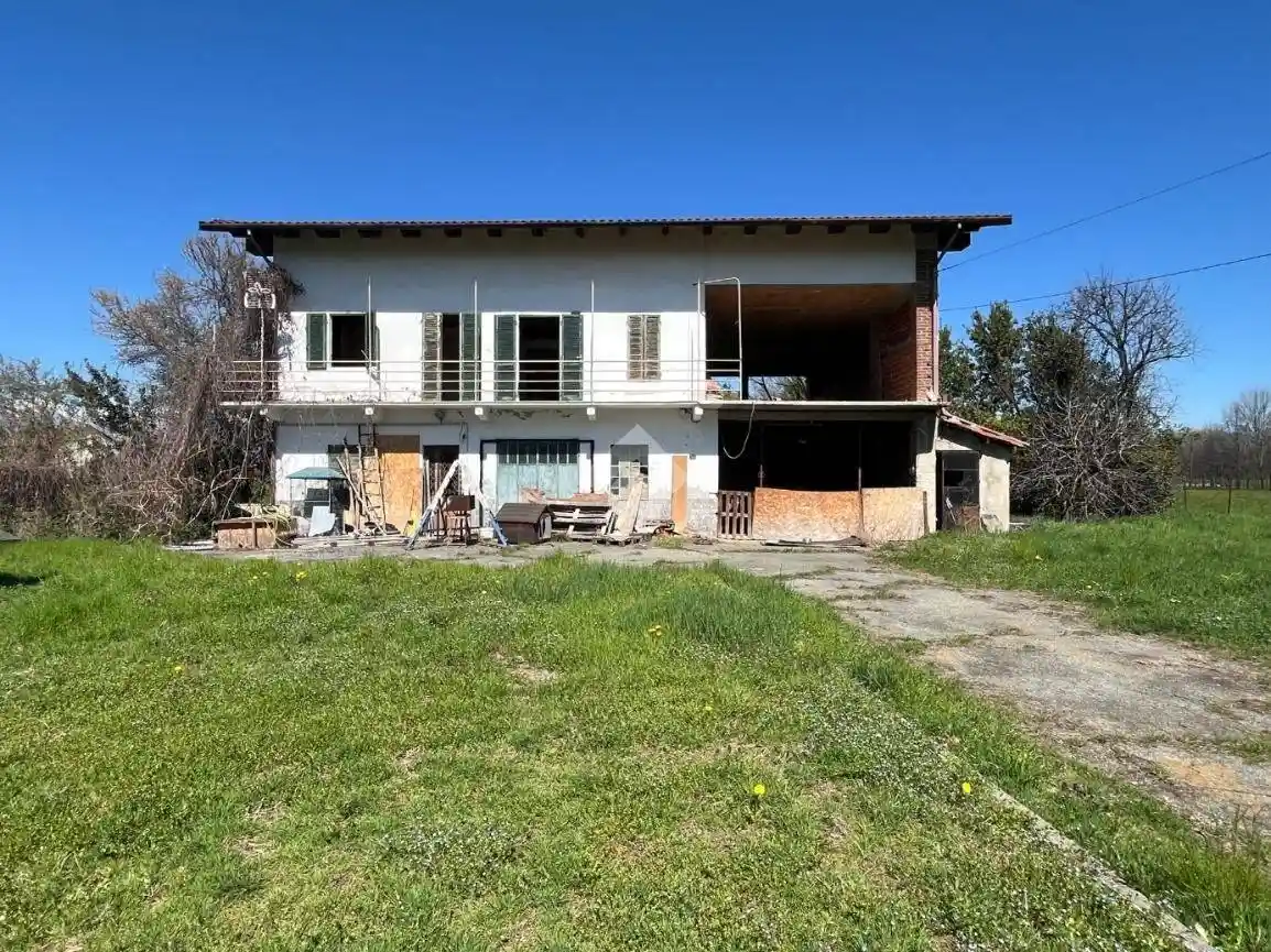 Casa indipendente in vendita a San Francesco al Campo