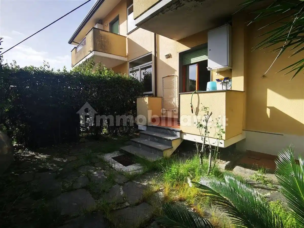 Appartamento in vendita a Massa