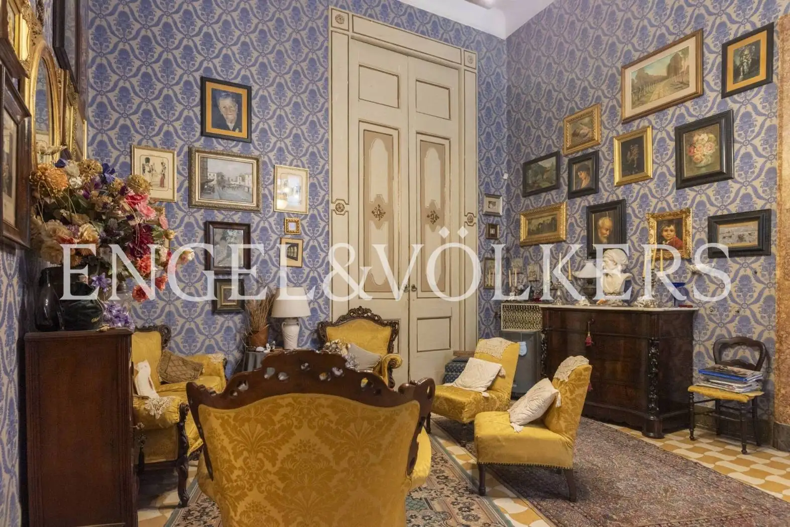 Appartamento in vendita a Napoli