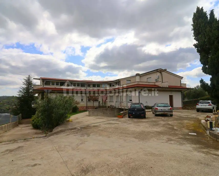 Villa in vendita a Fara Filiorum Petri
