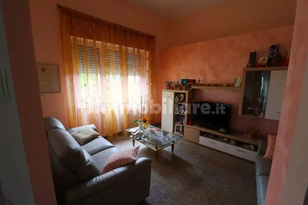 Villa unifamiliare, ottimo stato, 859 m², Fara Filiorum Petri - foto 2