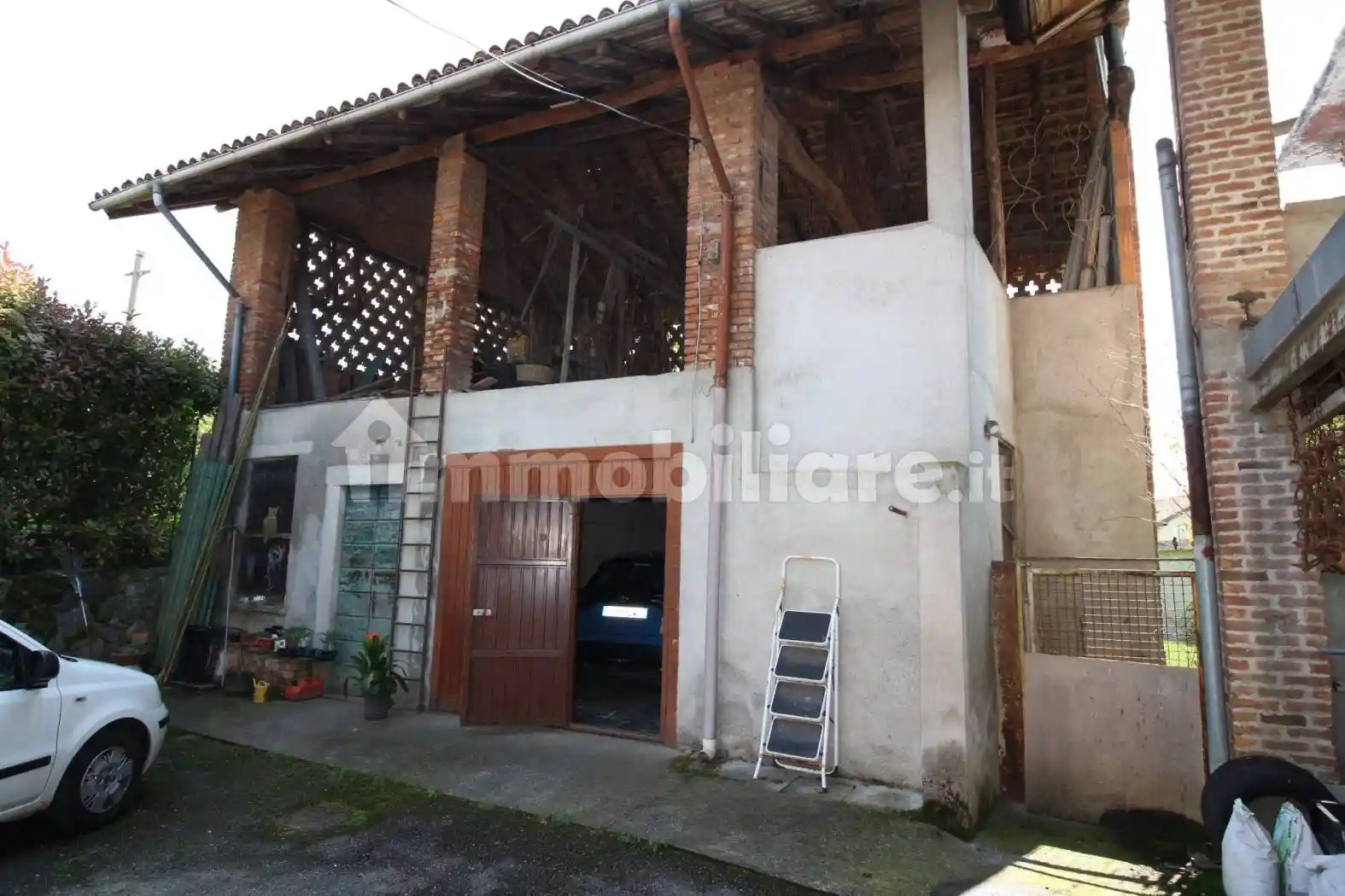 Rustico - Casale in vendita a Barzanò