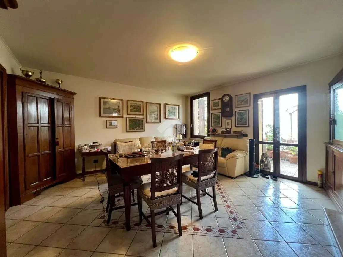 Casa indipendente in vendita a Mantova