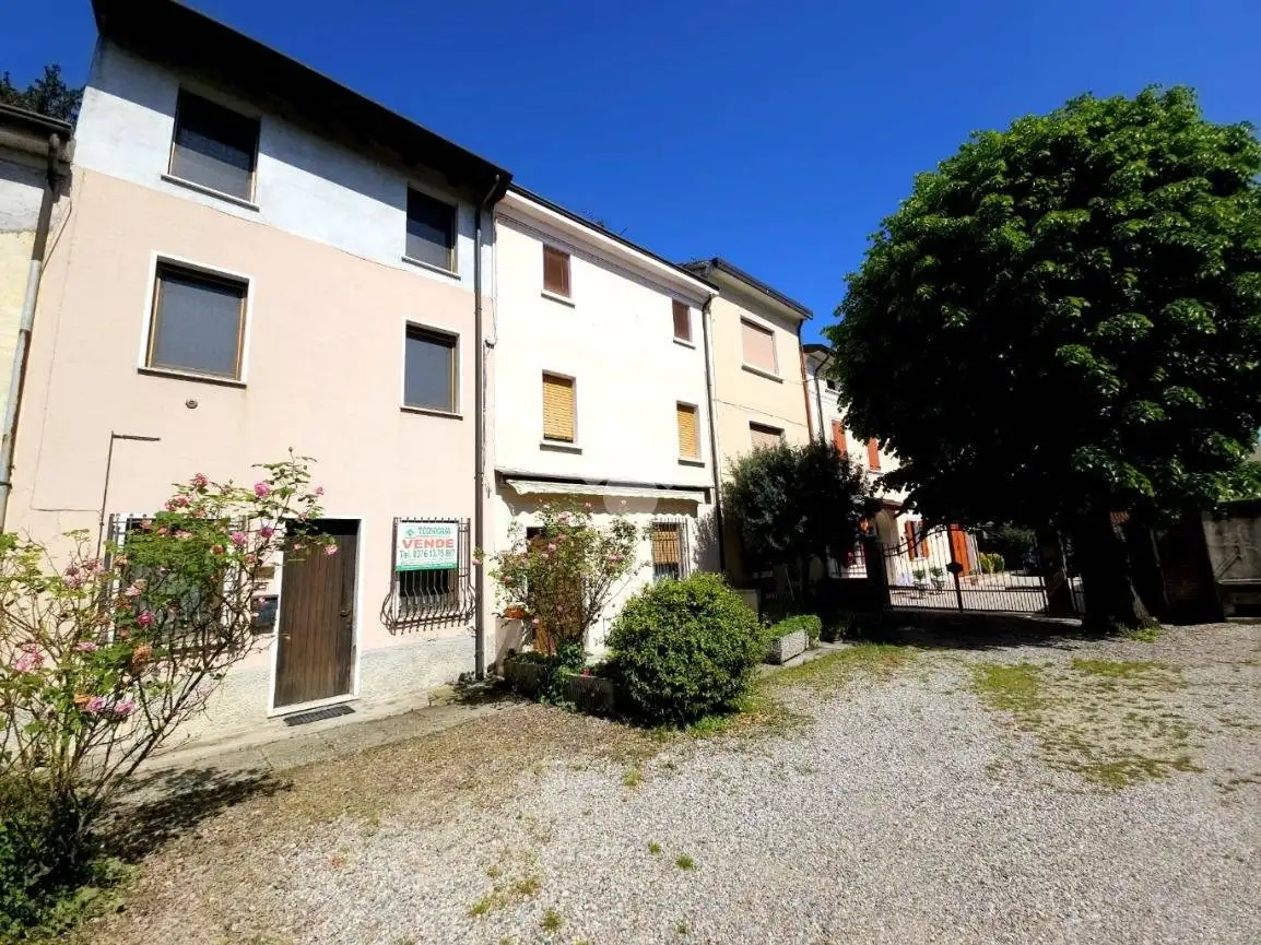 Casa indipendente in vendita a Ceresara