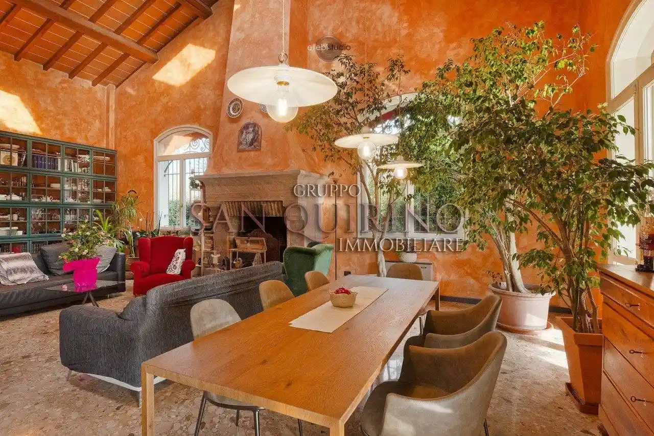 Villa in vendita a Correggio