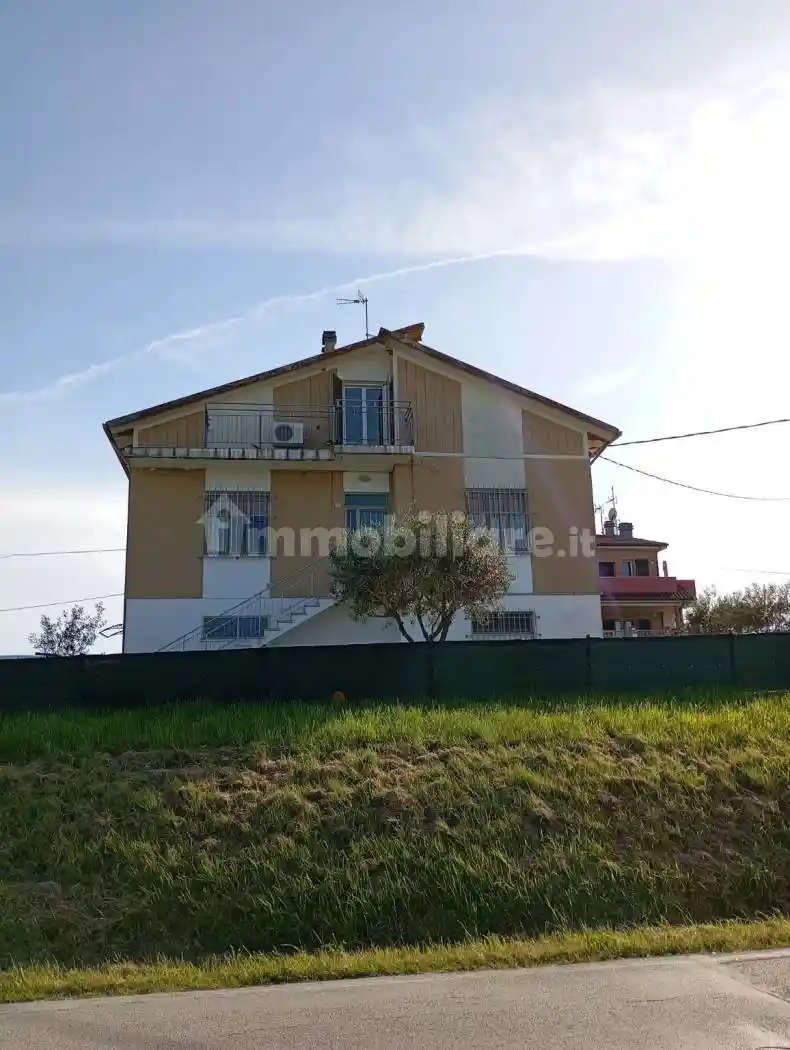 Villa in vendita a San Costanzo