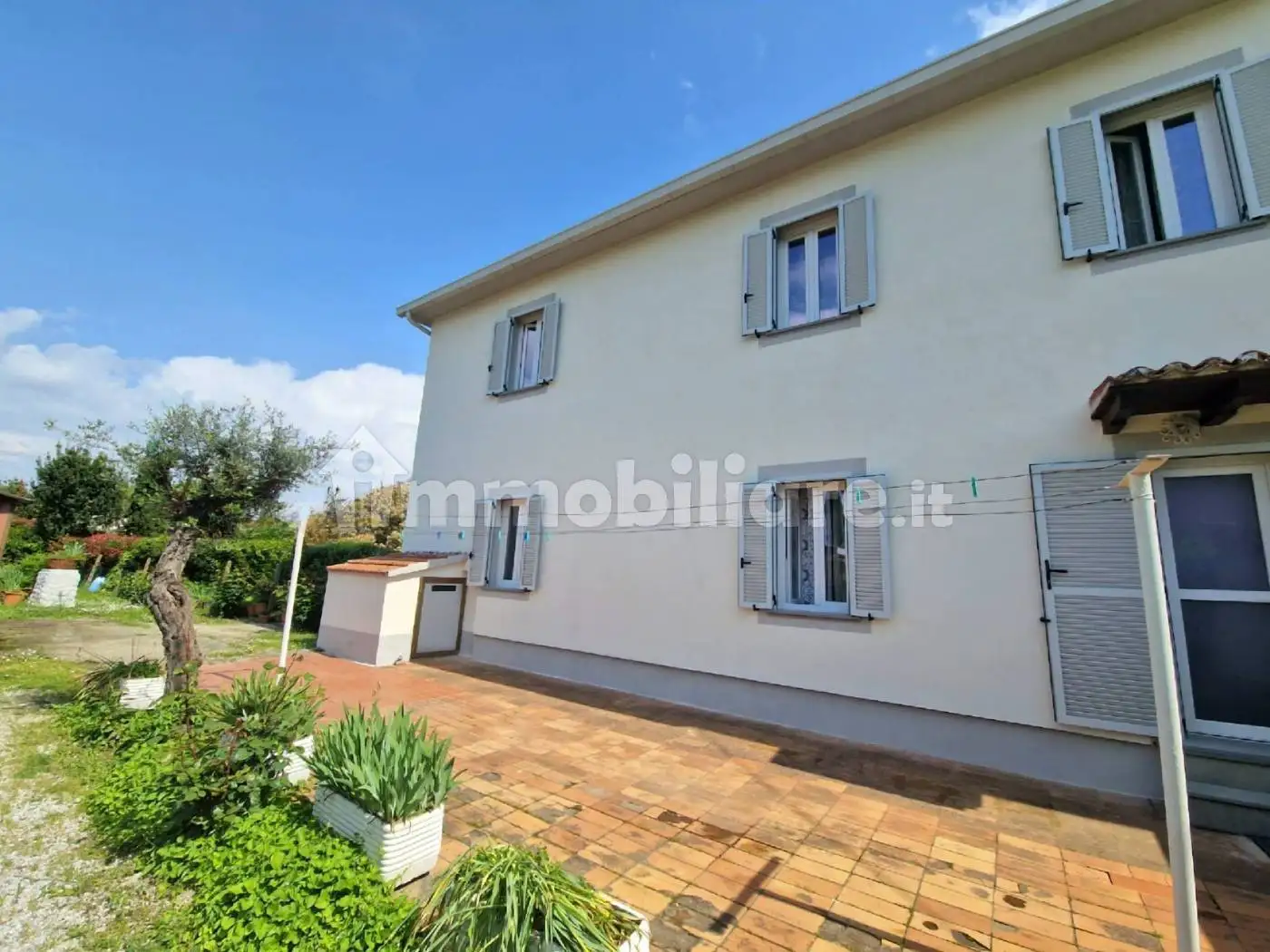 Casa indipendente in vendita a Pistoia