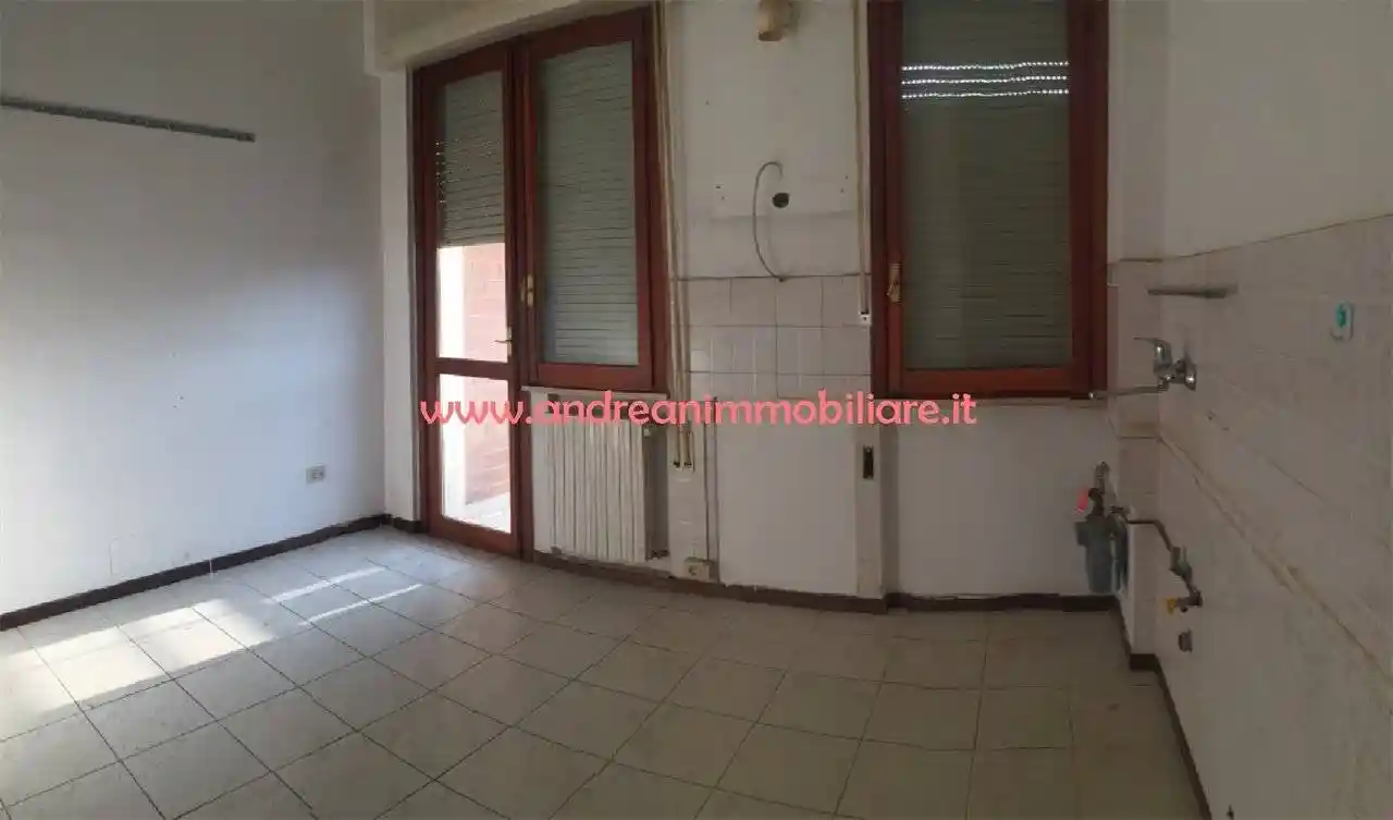 Appartamento buono stato, terzo piano, Centro Mare, Pesaro - foto 3