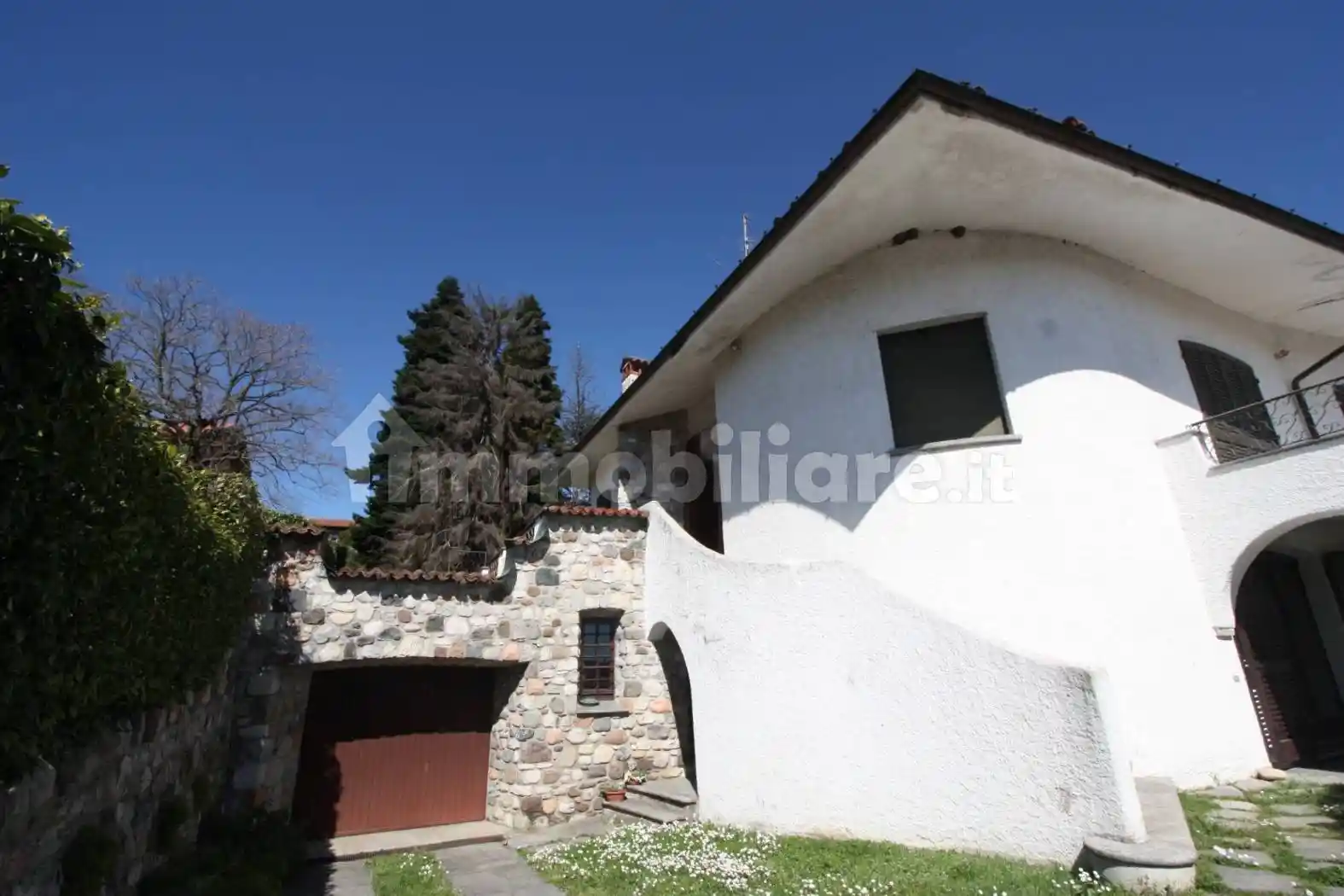 Villa unifamiliare, buono stato, 542 m², Comerio - foto 2