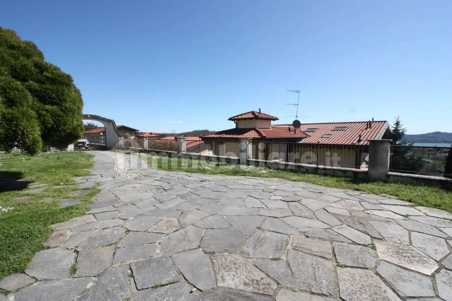 Villa unifamiliare, buono stato, 542 m², Comerio - foto 5