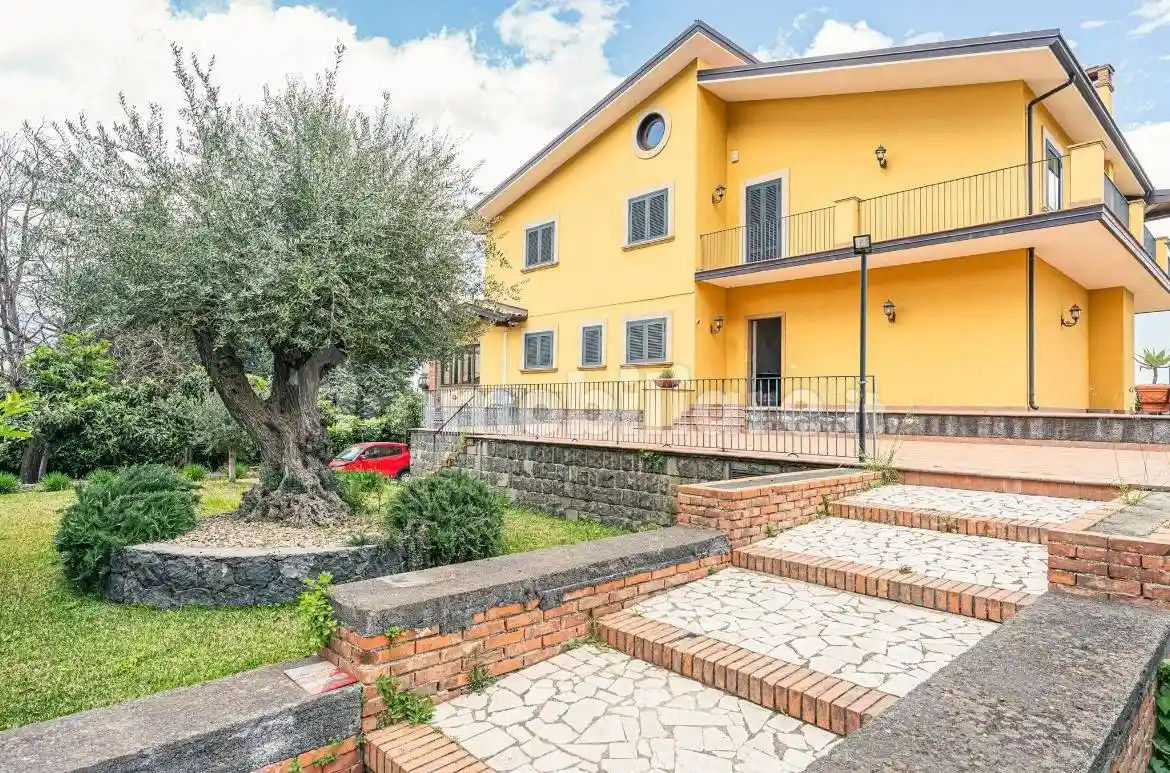 Villa in vendita a Trecastagni
