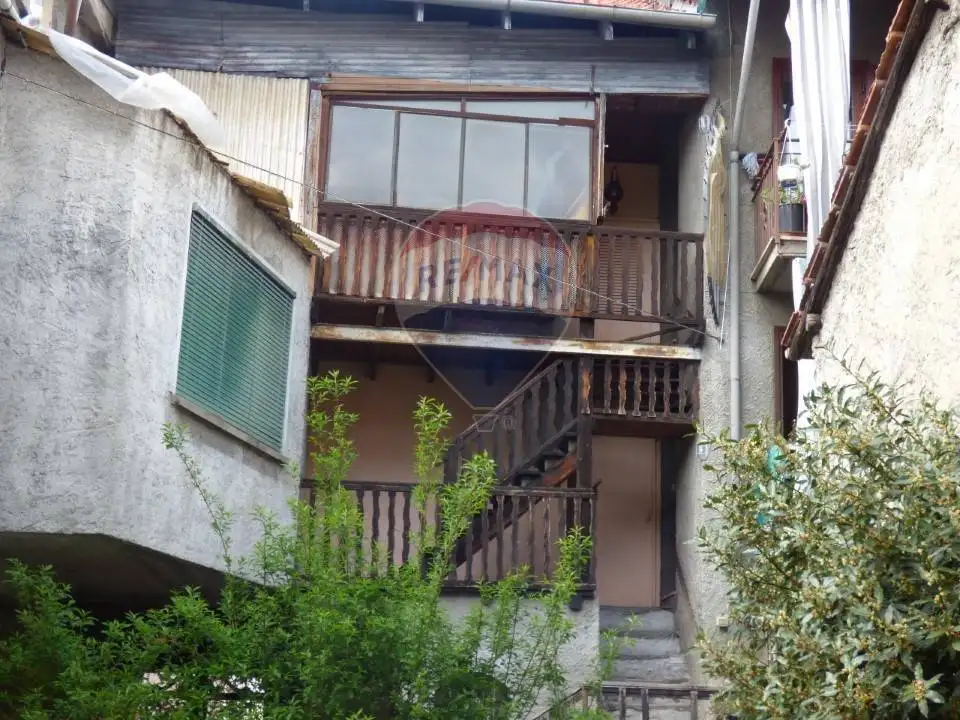 Appartamento in vendita a Agra