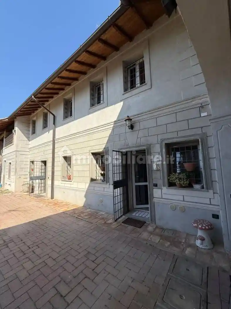 Casa indipendente in vendita a Dorno