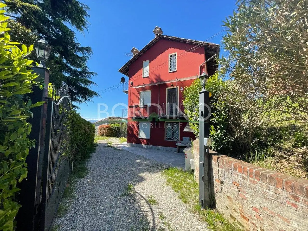 Casa indipendente in vendita a Magliano Alfieri