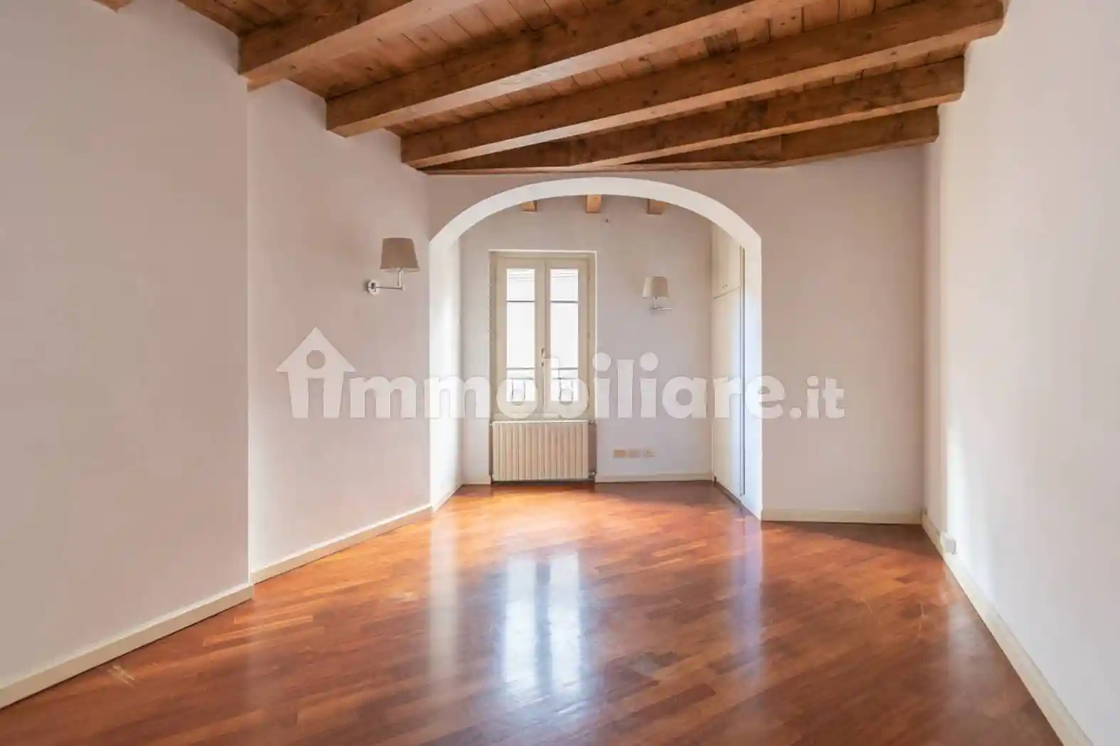 Bilocale piazza della Loggia 9, Castello - Via Musei, Brescia - foto 2