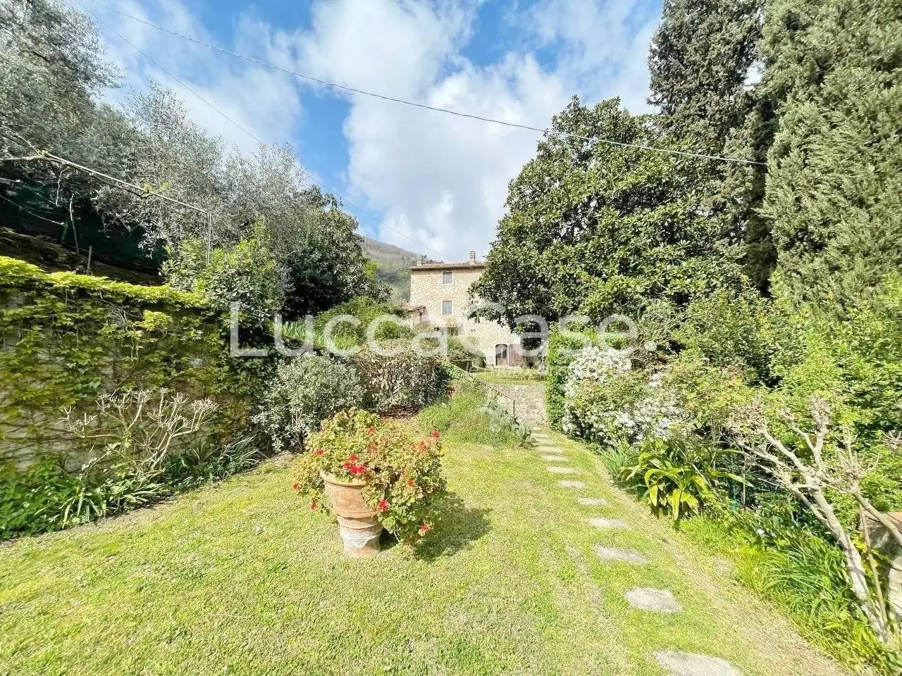 Rustico - Casale in vendita a Lucca