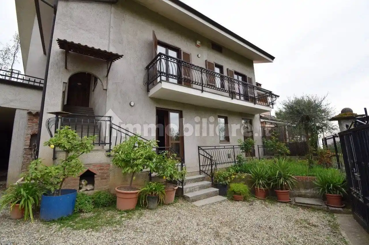 Villa in vendita a Roletto