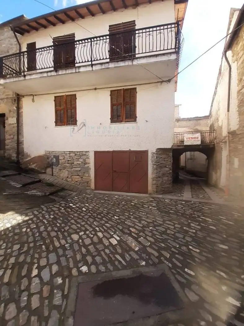 Appartamento in vendita a Rezzo