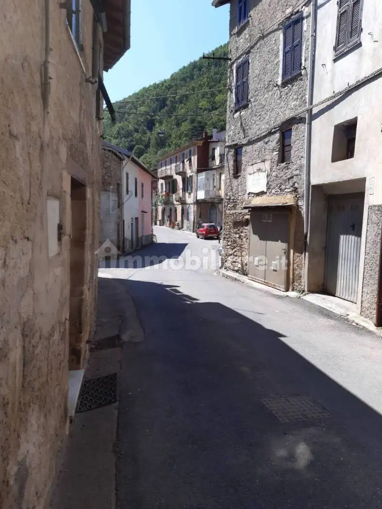 Rustico - Casale in vendita a Pornassio