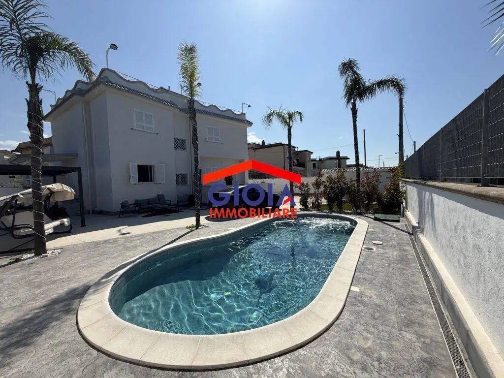 Villa in vendita a Castel Volturno