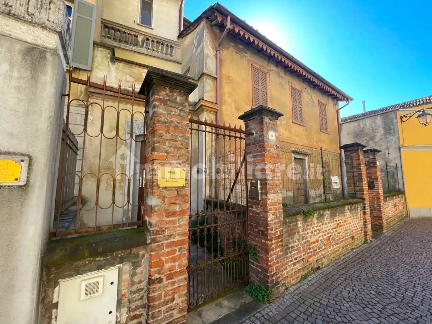 Palazzo - Edificio in vendita a Treviglio