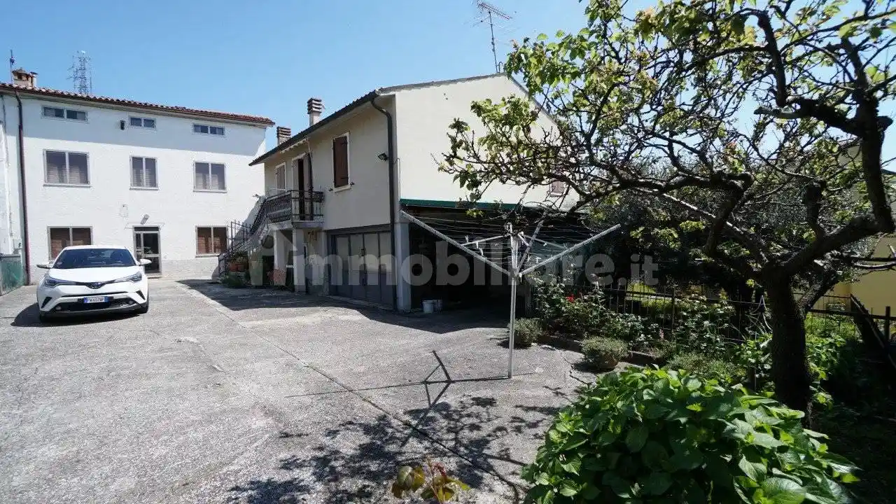 Casa indipendente in vendita a Soave