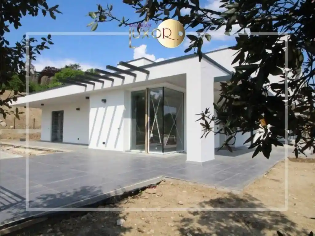 Villa in vendita a Casatenovo