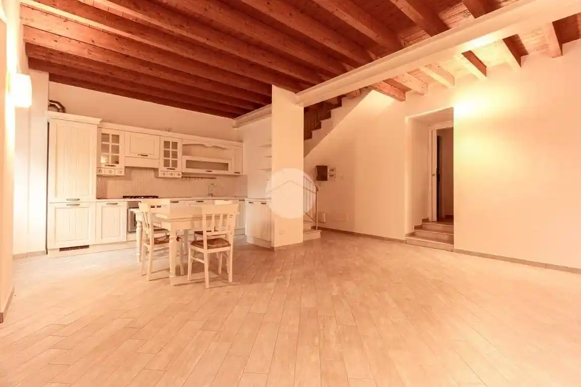 Rustico - Casale in vendita a Gardone Riviera