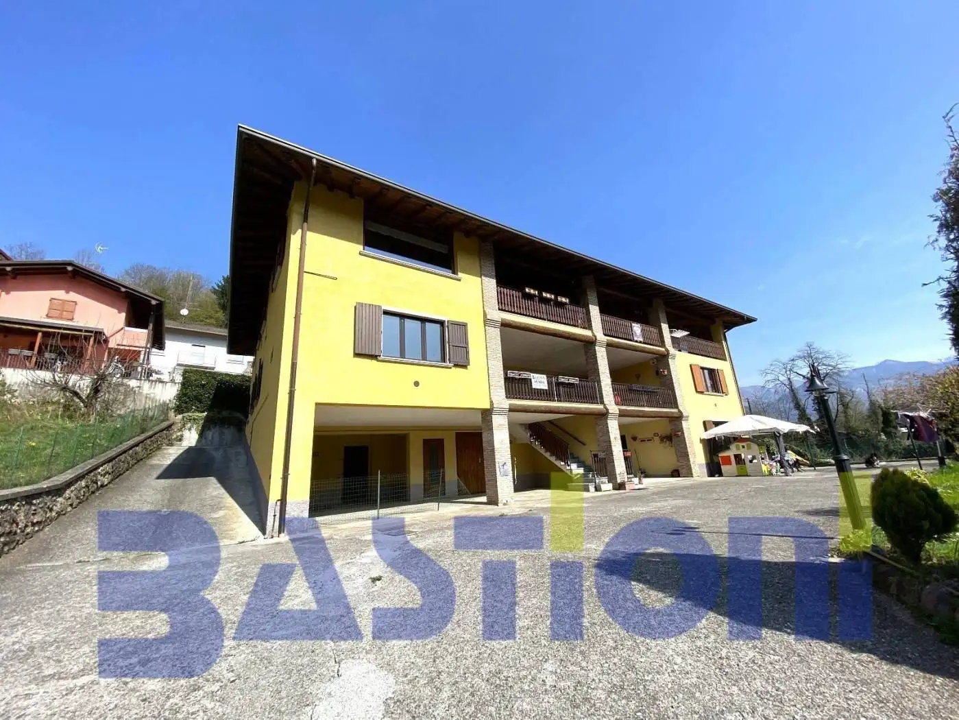 Appartamento in vendita a Parre