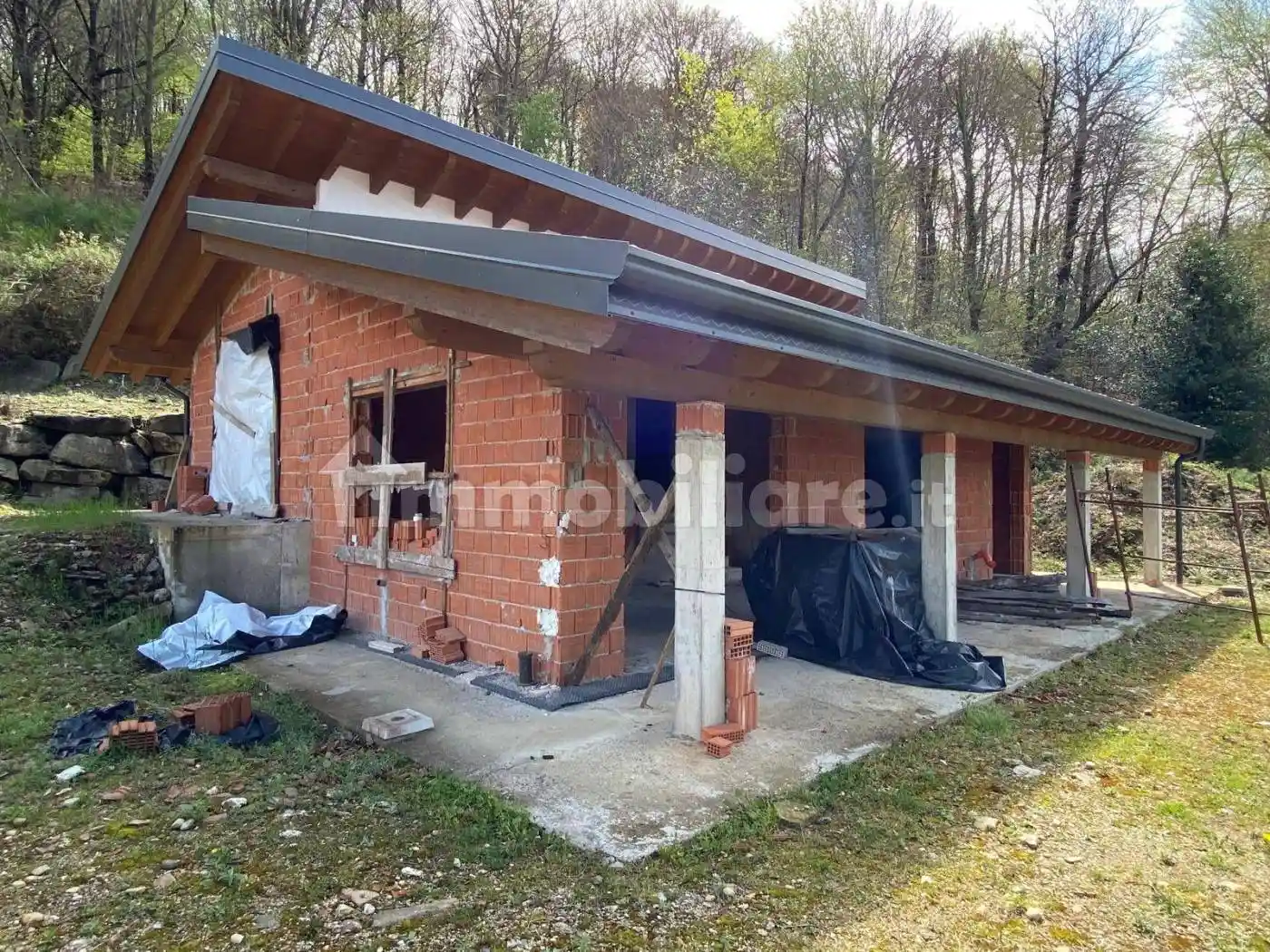 Villa in vendita a Marchirolo