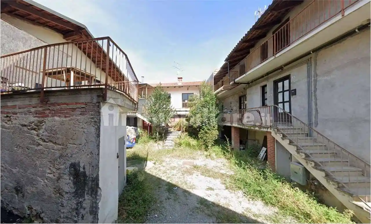 Appartamento all'asta via della Ronda, Envie - foto 4