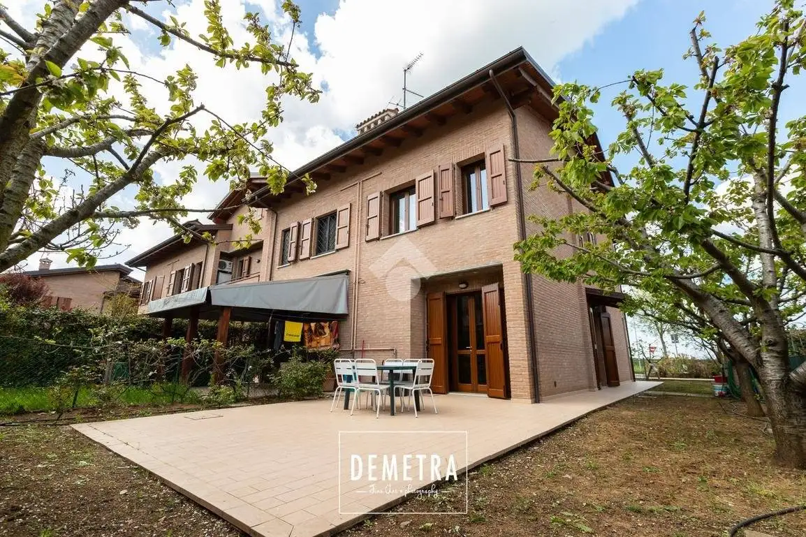 Villetta a schiera in vendita a Valsamoggia