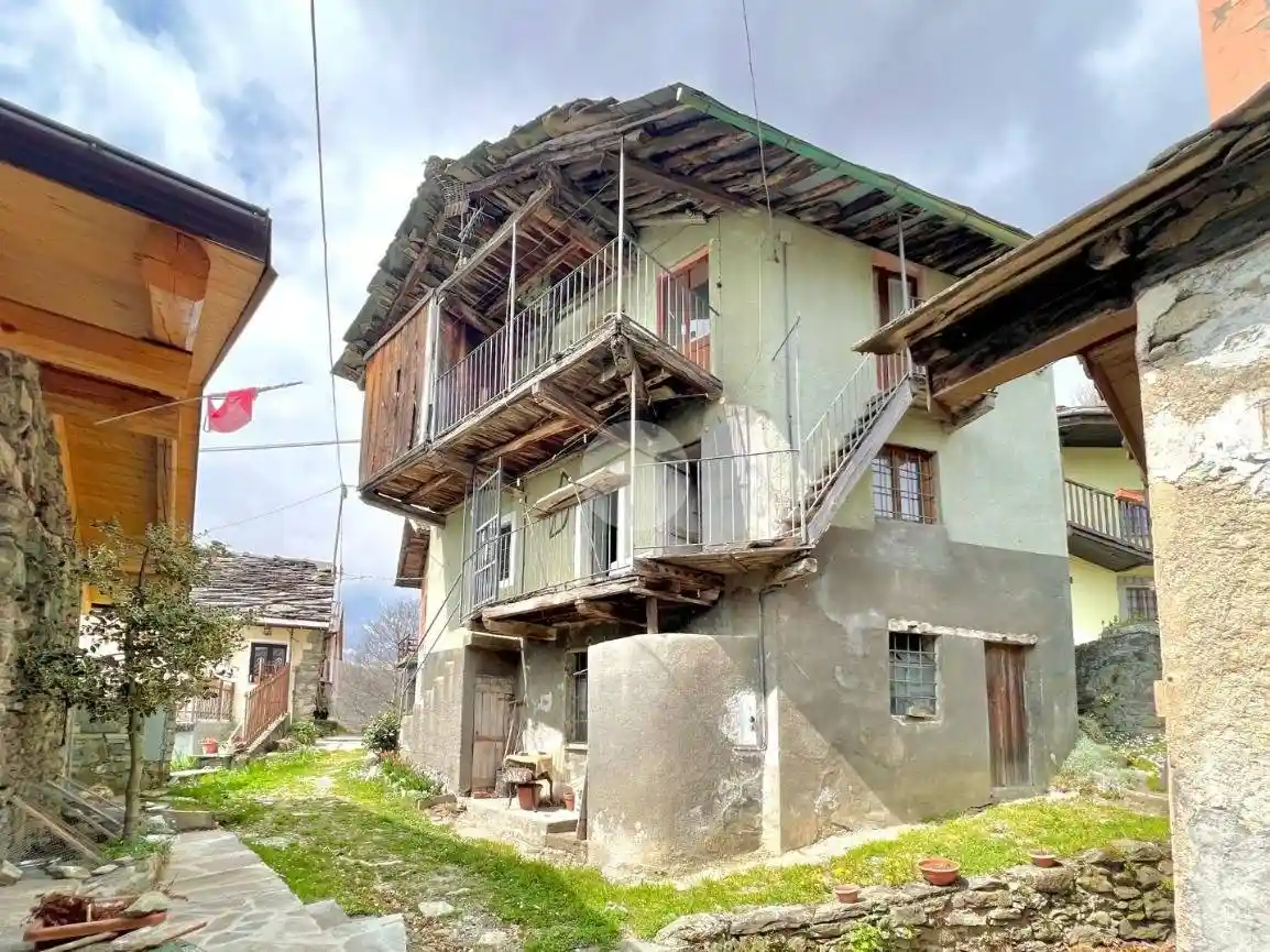 Casa indipendente in vendita a Viù