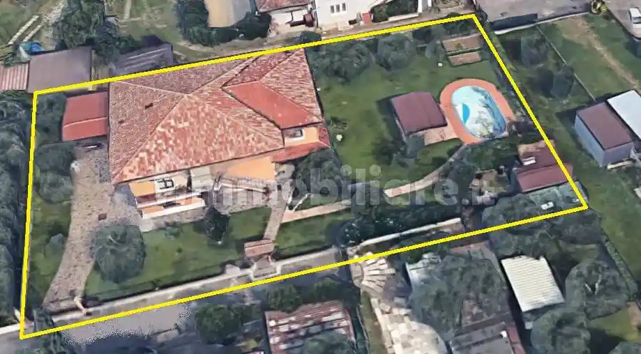 Villa in vendita a Puegnago sul Garda