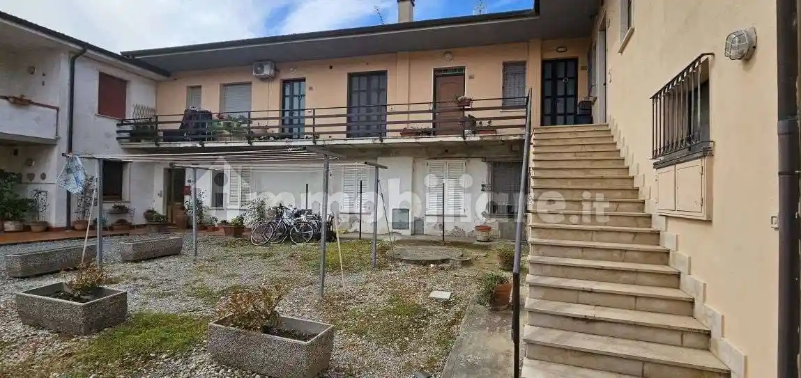 Appartamento in vendita a Cascina