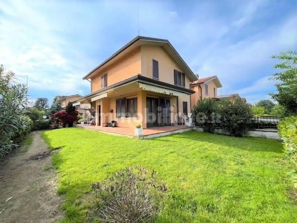 Villa in vendita a San Colombano al Lambro