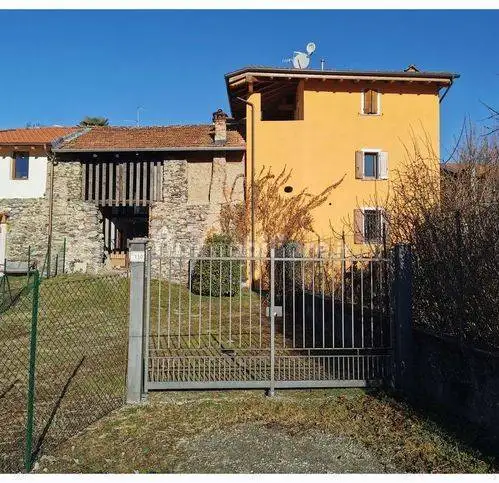 Villa in vendita a Brovello-Carpugnino