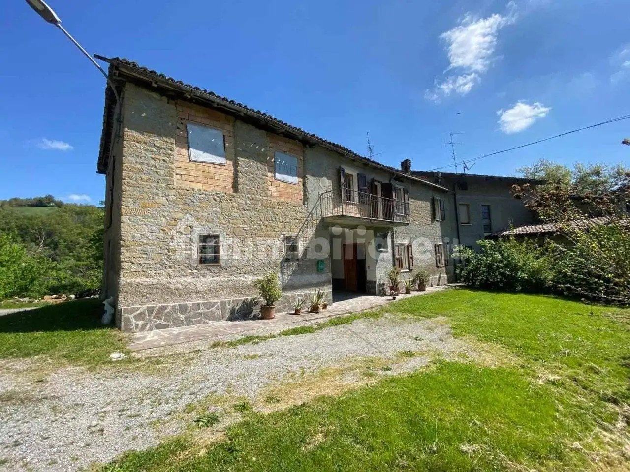 Casa indipendente in vendita a Vetto