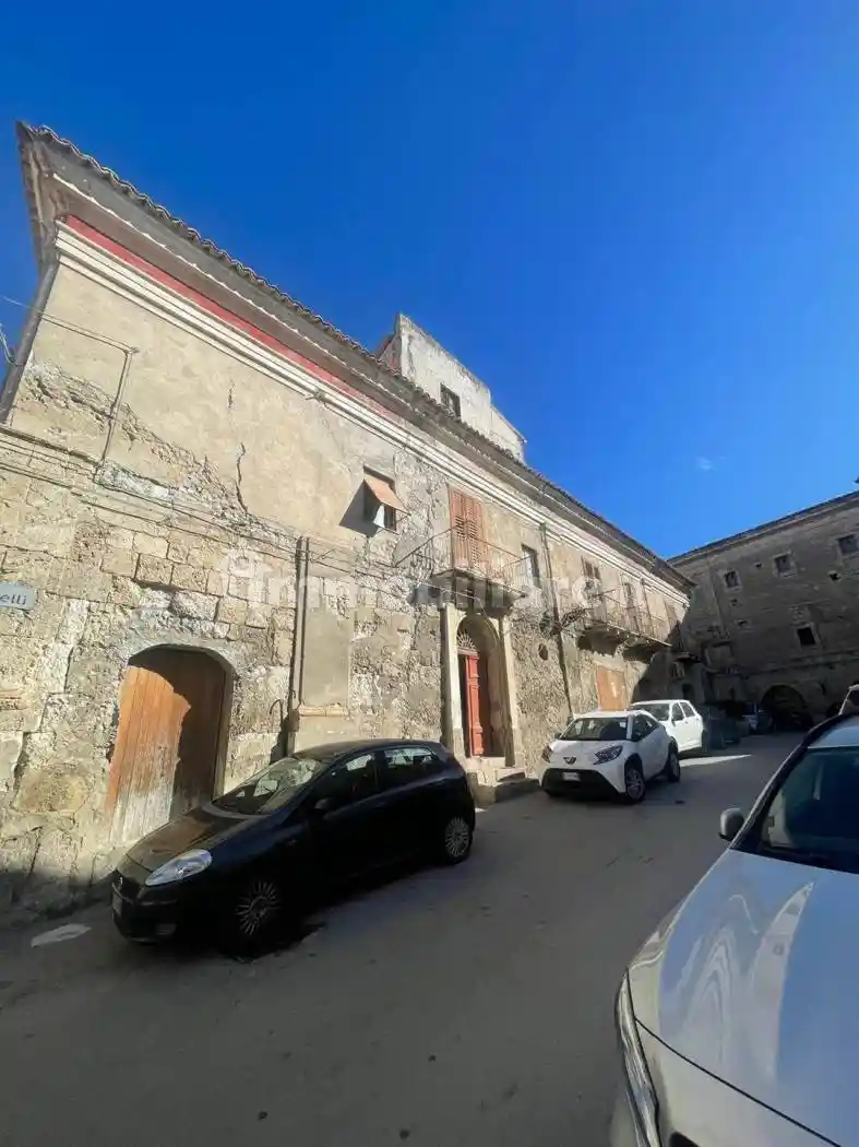 Palazzo - Edificio in vendita a Palma di Montechiaro